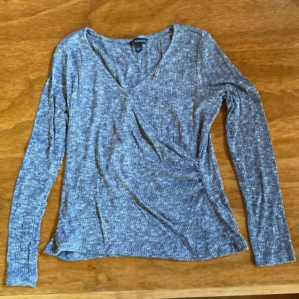 Rock and Republic thermal crossover v-neck